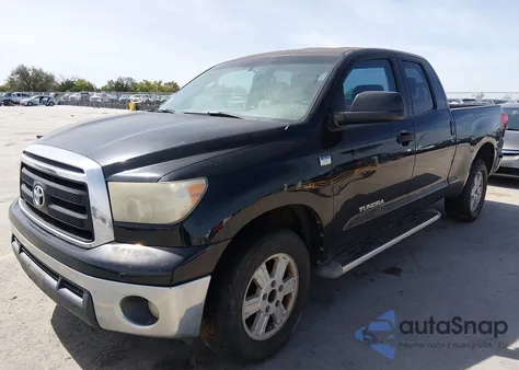 2010 Toyota Tundra Grade 4.6L V8 z USA, uszkodzony, nr VIN 5TFRM5F17AX006167
